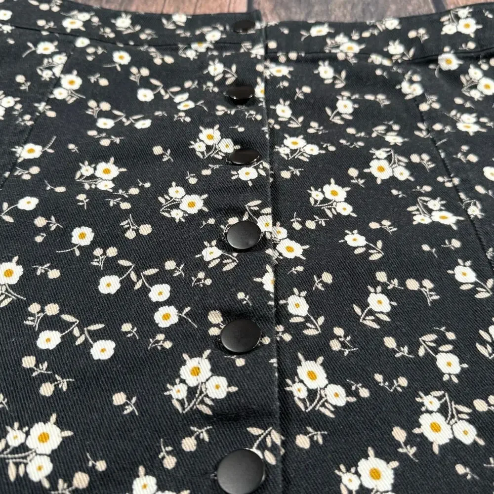 Sky and Sparrow Black Ditsy Floral Button Front High Waisted Mini Skirt Size 28